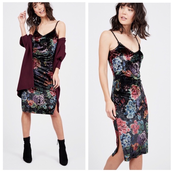 Octavia Dresses & Skirts - Octavia Velvet Midi Dress